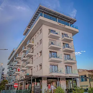 Hotell Triumf, Shëngjin