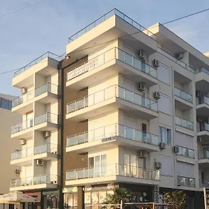 Roxhensi Apartment