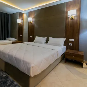 Deluxe & Executive By Rafaelo Hotel
